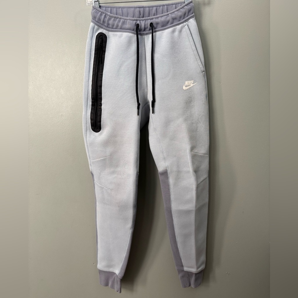 Nike Men’s XS two tone tech fleece sweats
